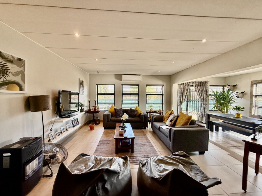 To Let 3 Bedroom Property for Rent in Melodie North West